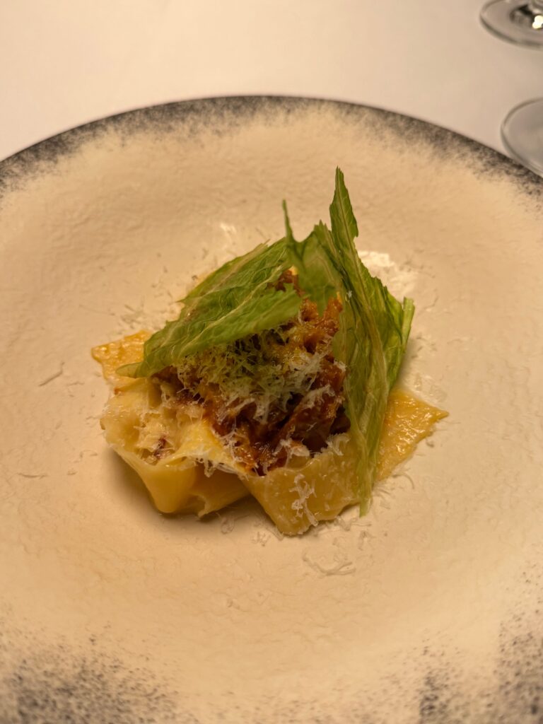 ラグーとチーズの手打ちパスタ
